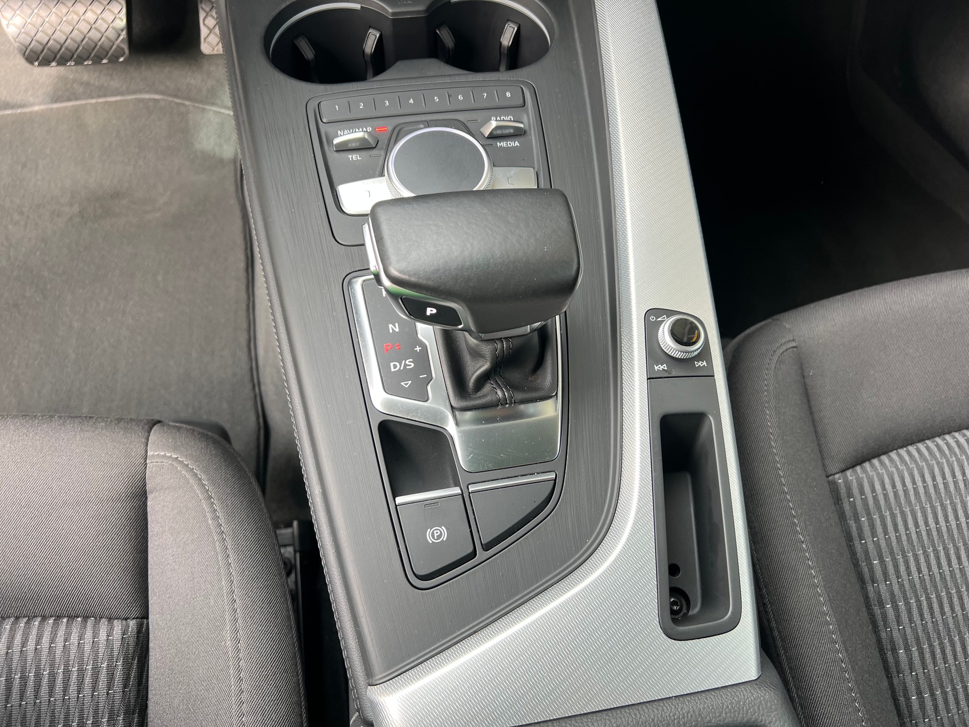 AUDI A5 Sportback 2.0 TDI Sport S-tronic PS 190 *** Navigation * frisch ab MFK * 12 / 24 Mt. Garantie möglich ***-image-20