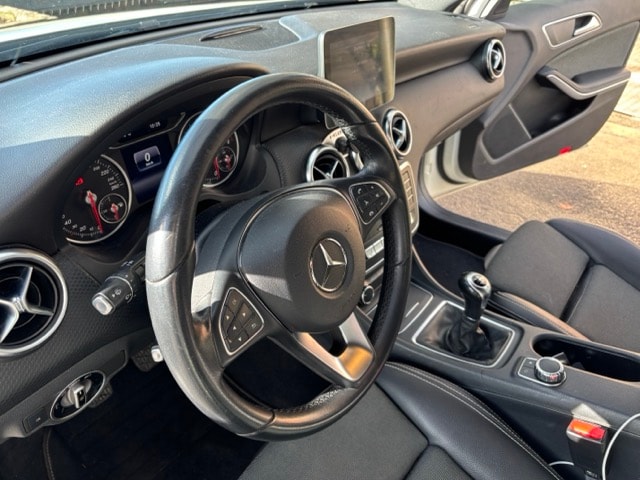 MERCEDES-BENZ A 180 Style-image-5
