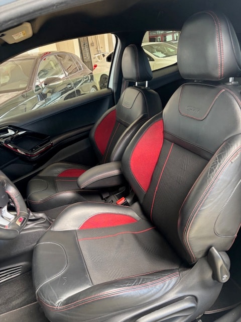 PEUGEOT 208 1.6 Turbo GTi-image-3