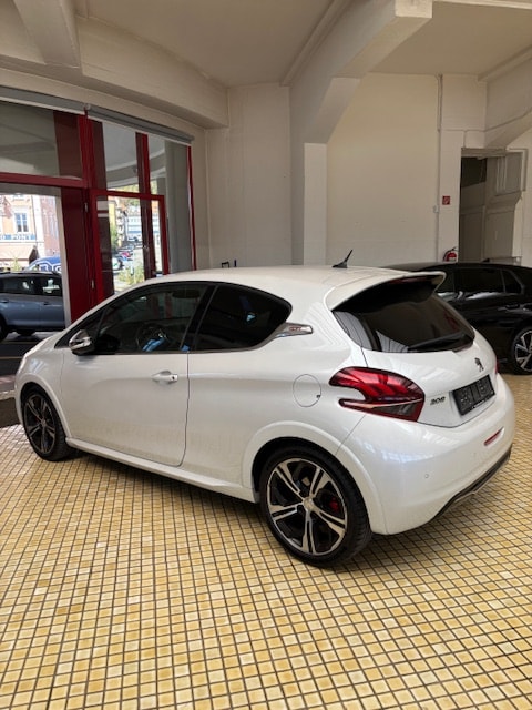 PEUGEOT 208 1.6 Turbo GTi-image-1