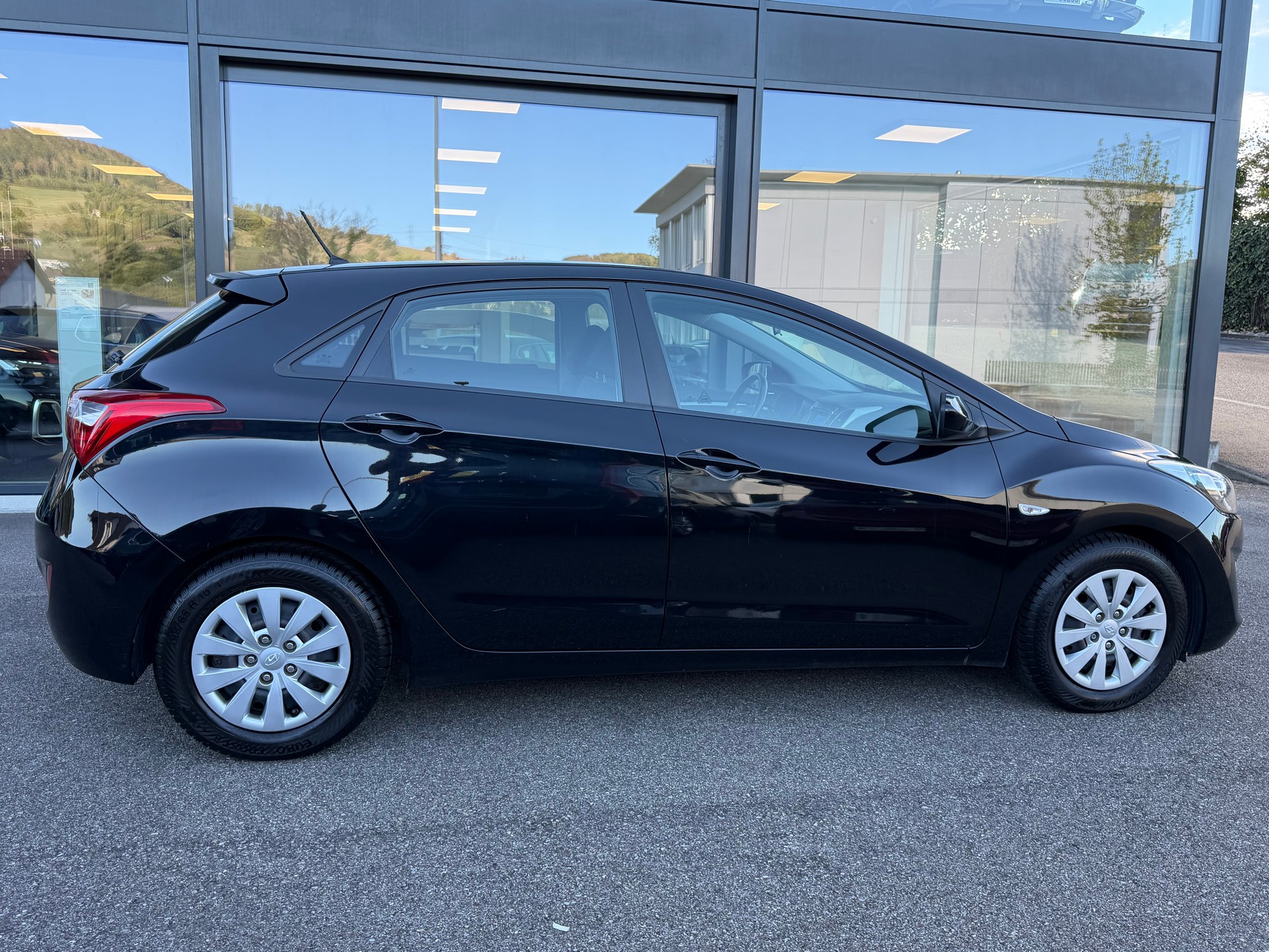 HYUNDAI i30 1.4 Pica-image-1