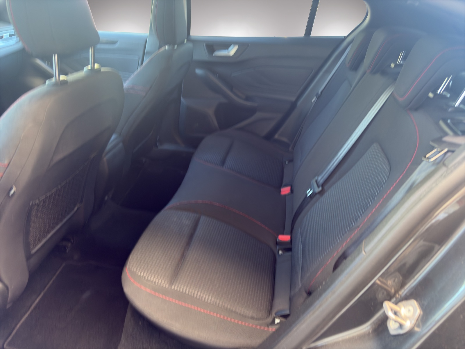 FORD Focus 1.0i EcoB 125 ST-Line-image-6