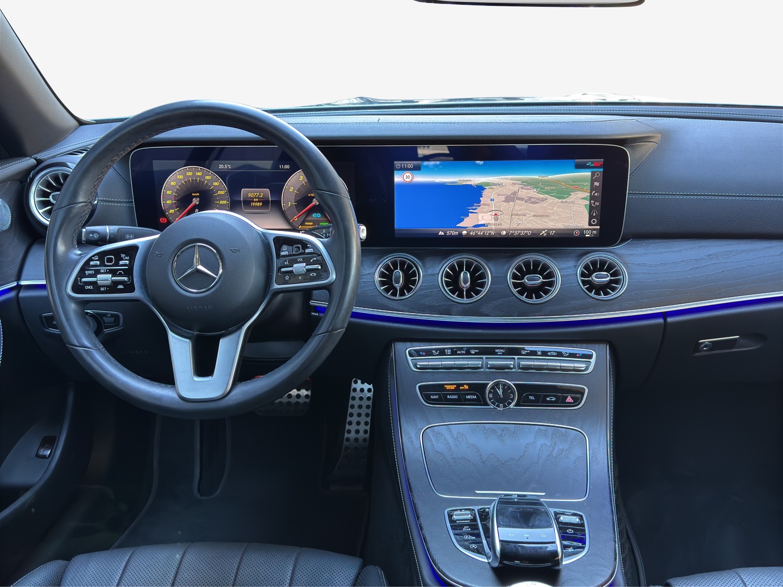 MERCEDES-BENZ E 200 Cabriolet AMG Line 4 Matic 9G-Tronic-image-8
