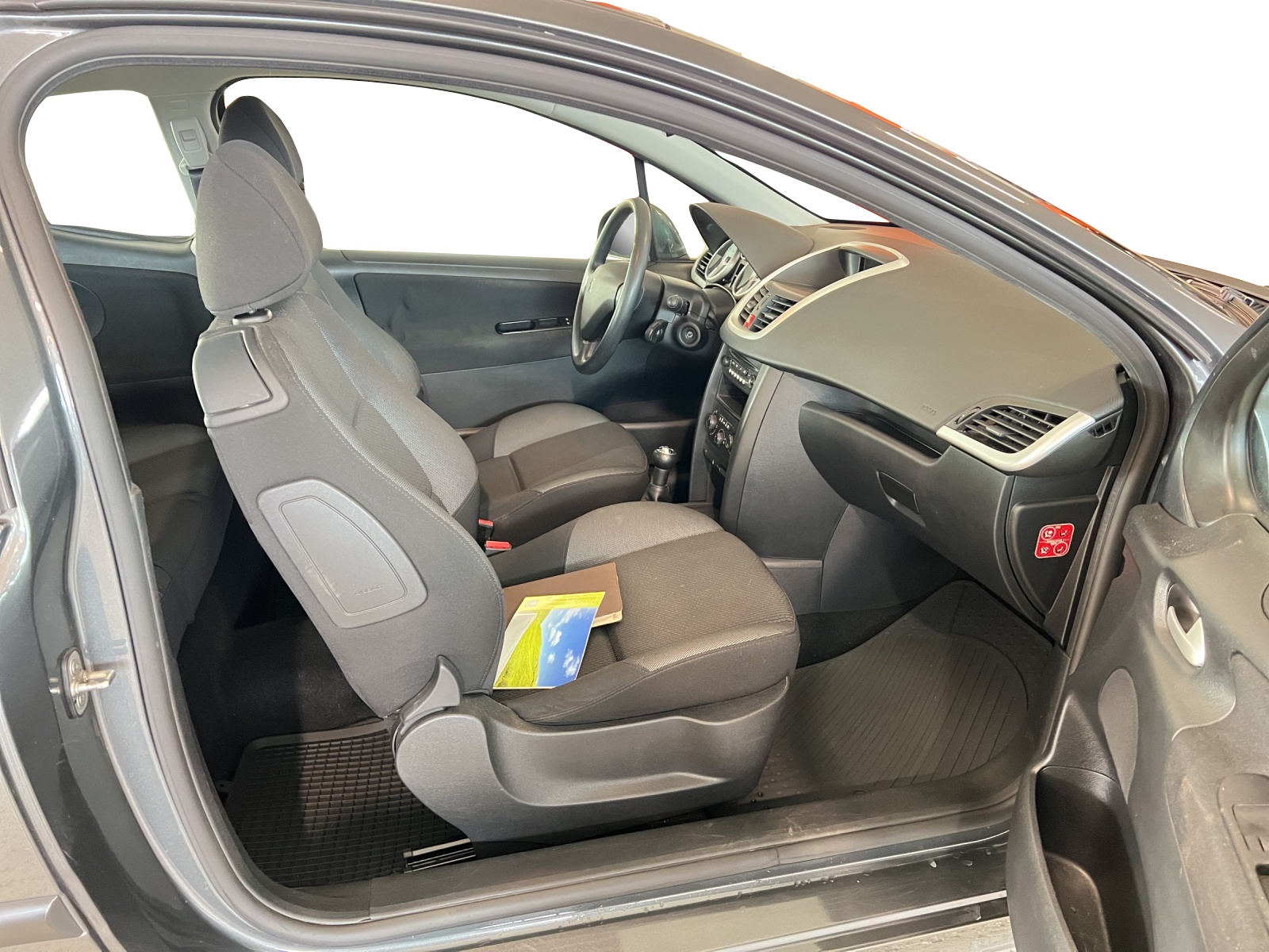 PEUGEOT 207 1.4 Urban-image-6