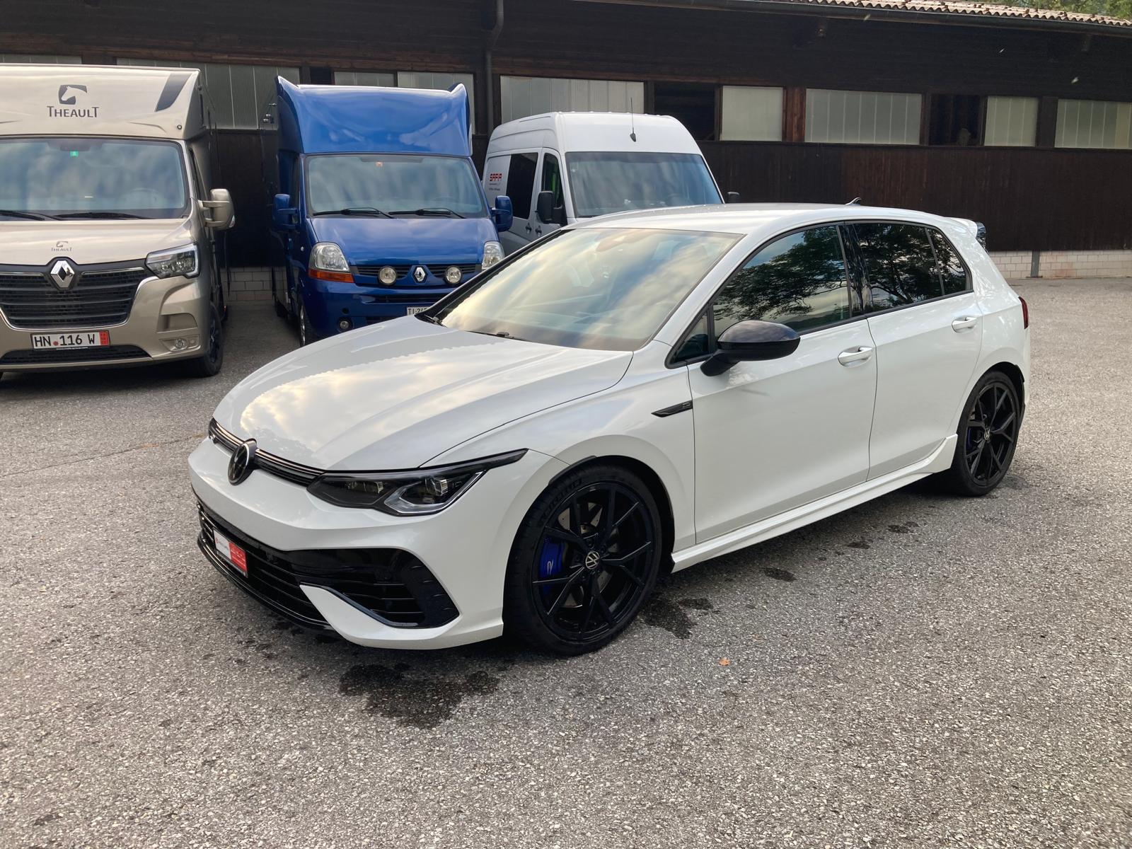 VW Golf 2.0 TSI R DSG 4Motion-image-2