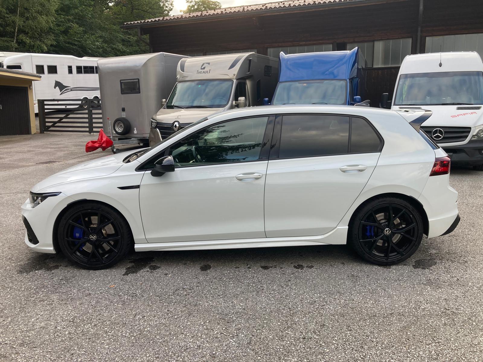 VW Golf 2.0 TSI R DSG 4Motion-image-3