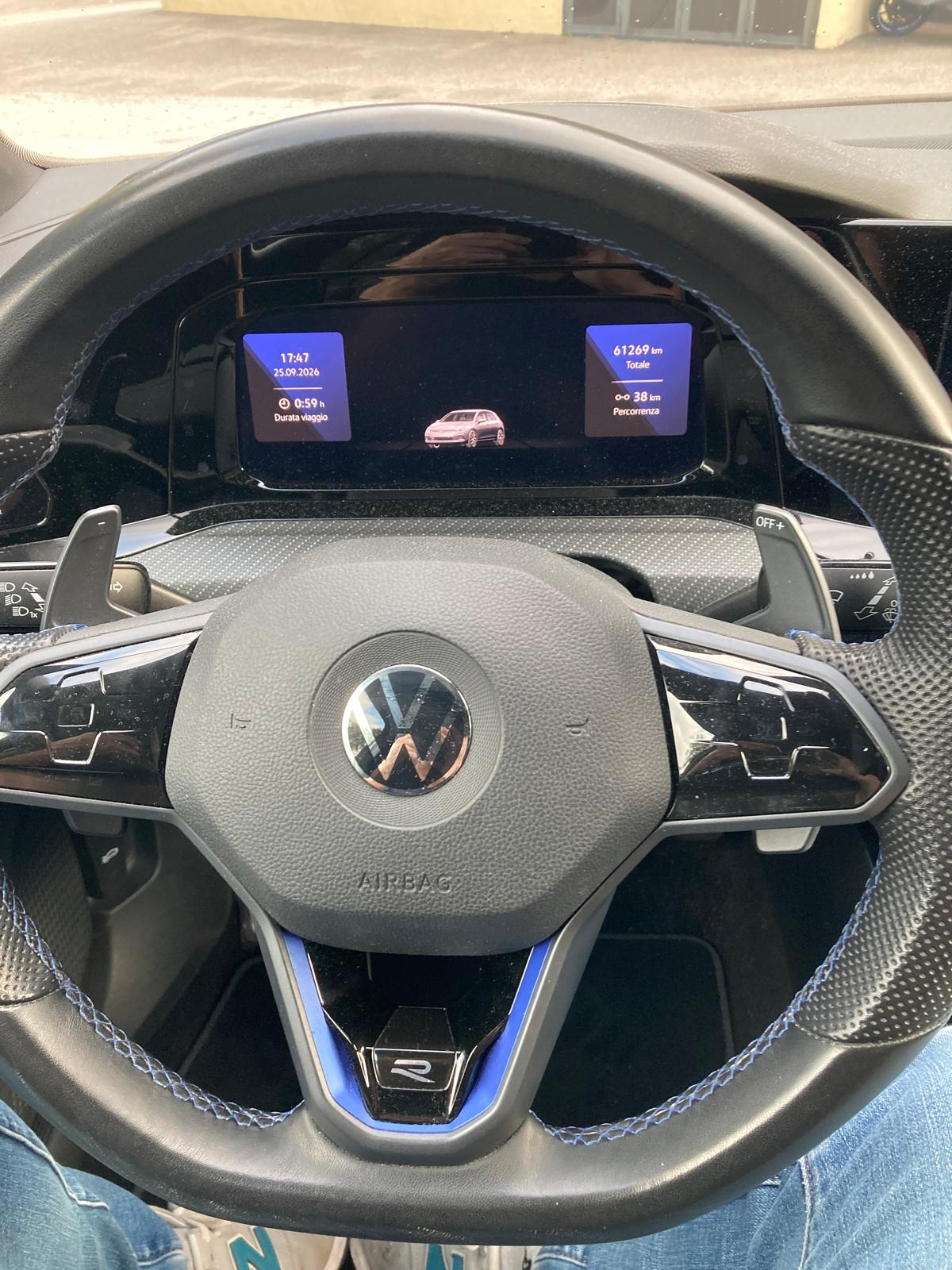 VW Golf 2.0 TSI R DSG 4Motion-image-14