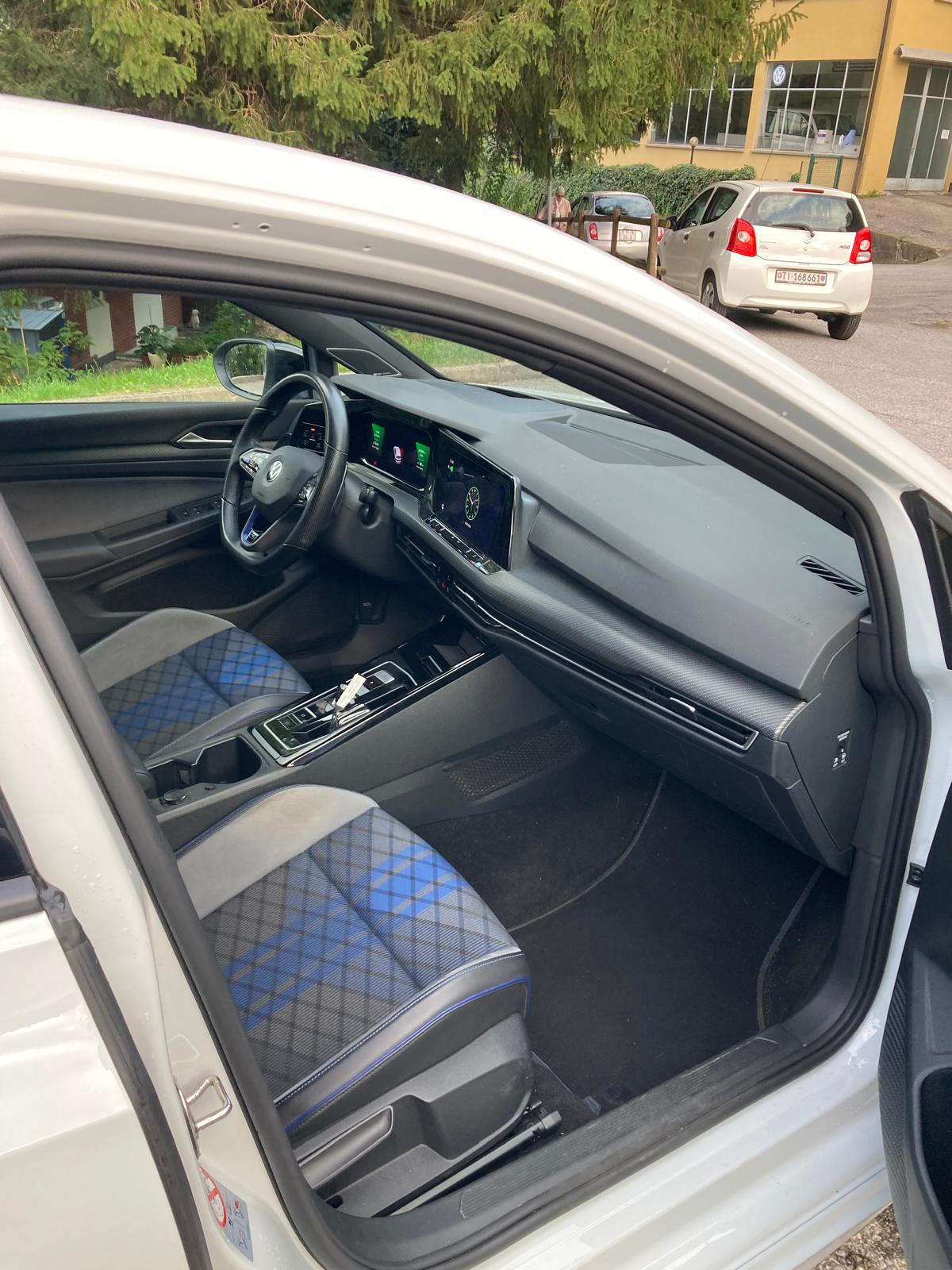 VW Golf 2.0 TSI R DSG 4Motion-image-8