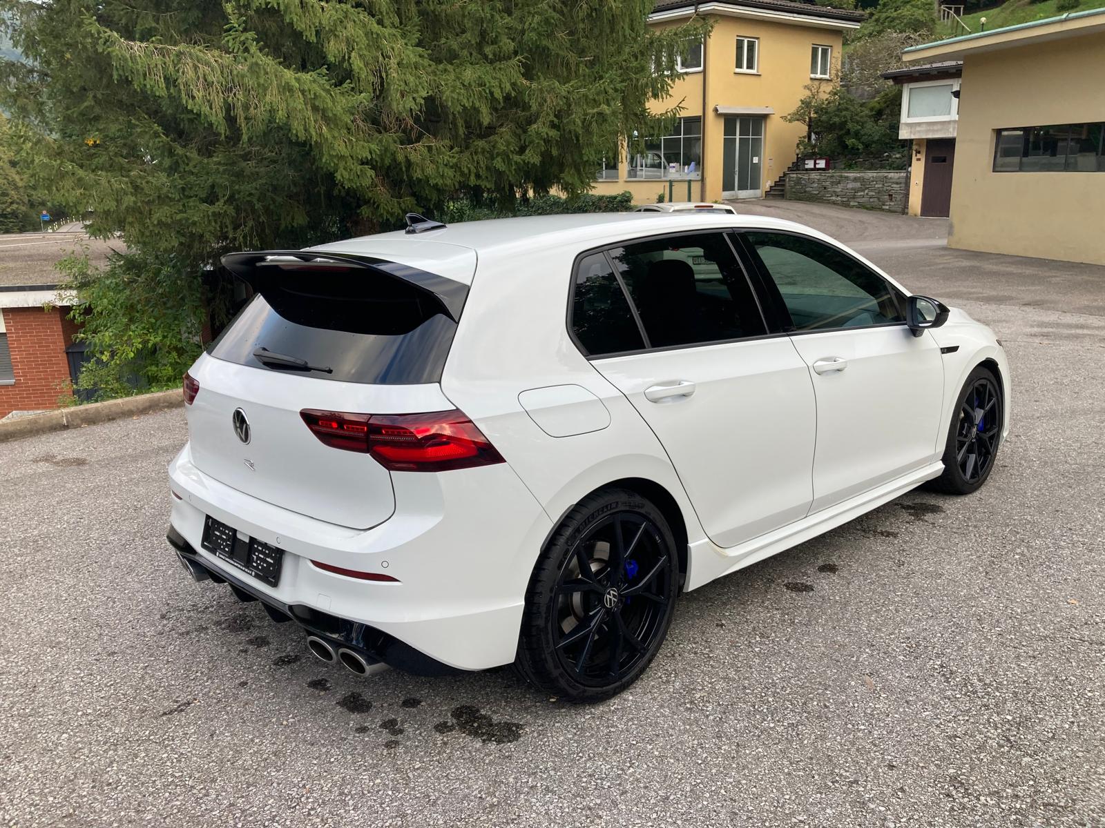 VW Golf 2.0 TSI R DSG 4Motion-image-6