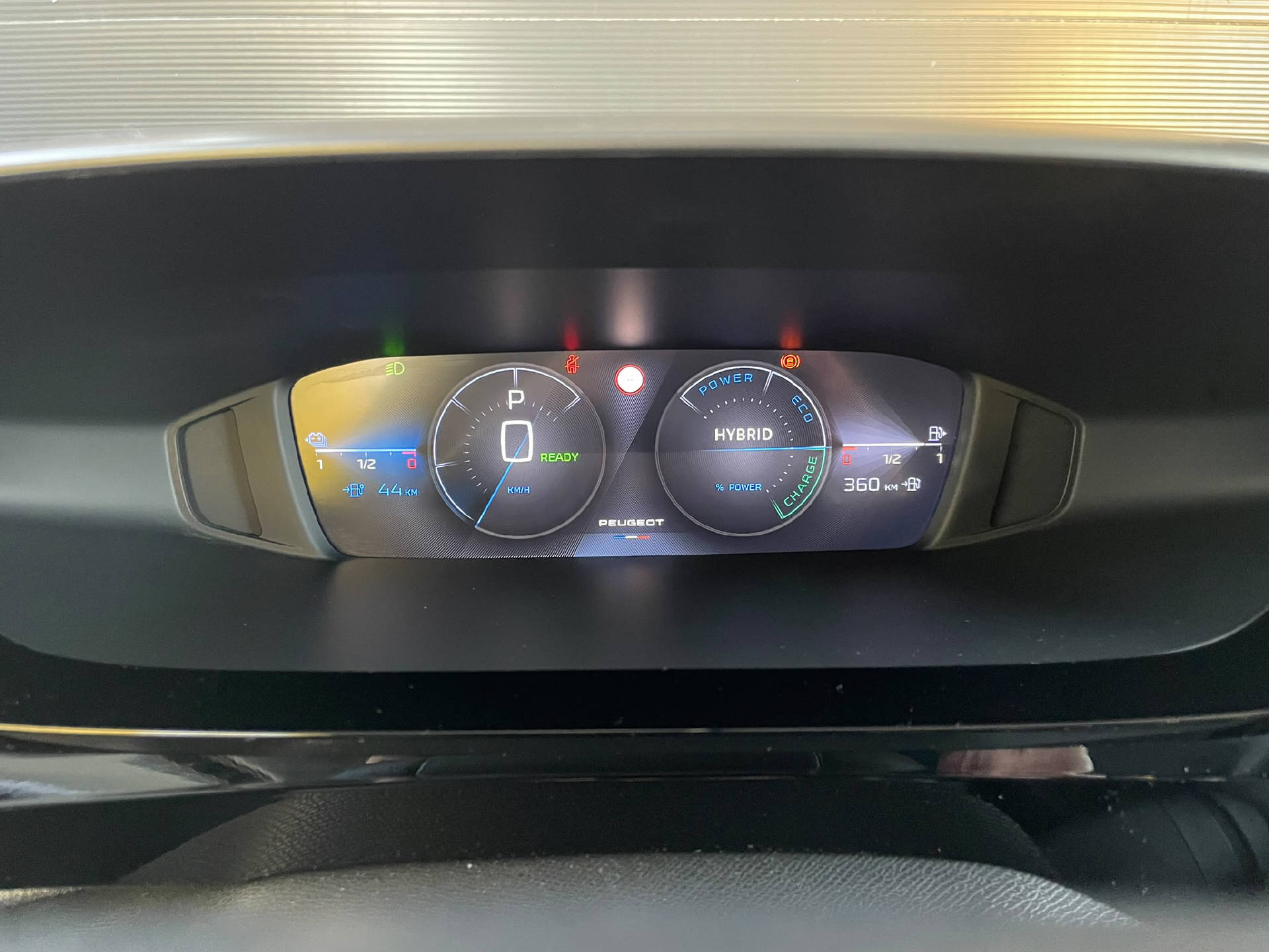 PEUGEOT 308 SW 1.6 PHEV 180 Allure-image-9