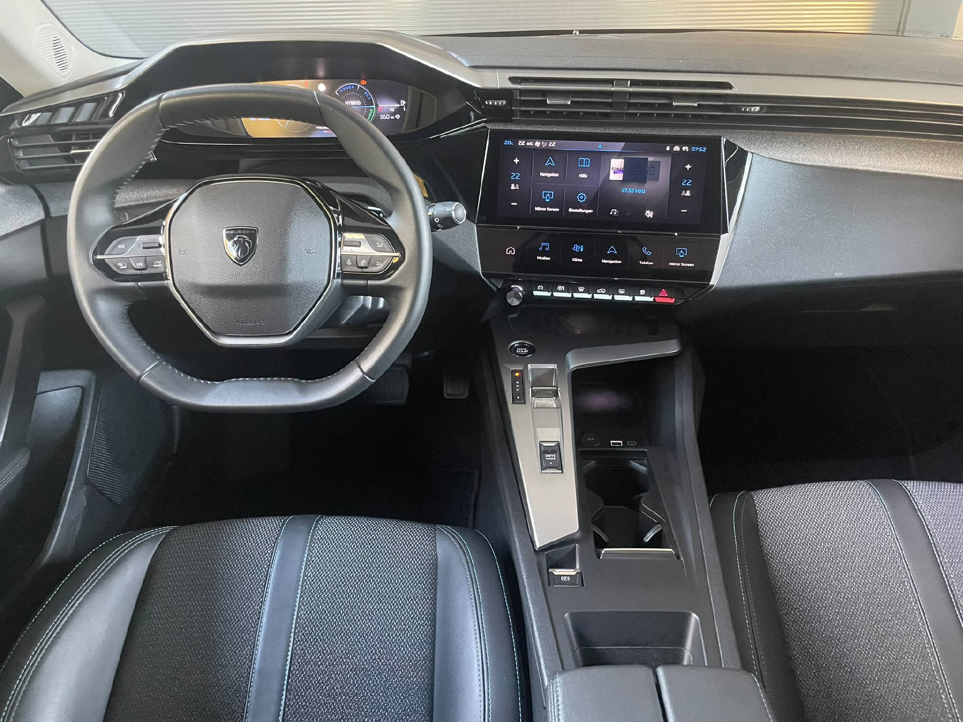 PEUGEOT 308 SW 1.6 PHEV 180 Allure-image-6