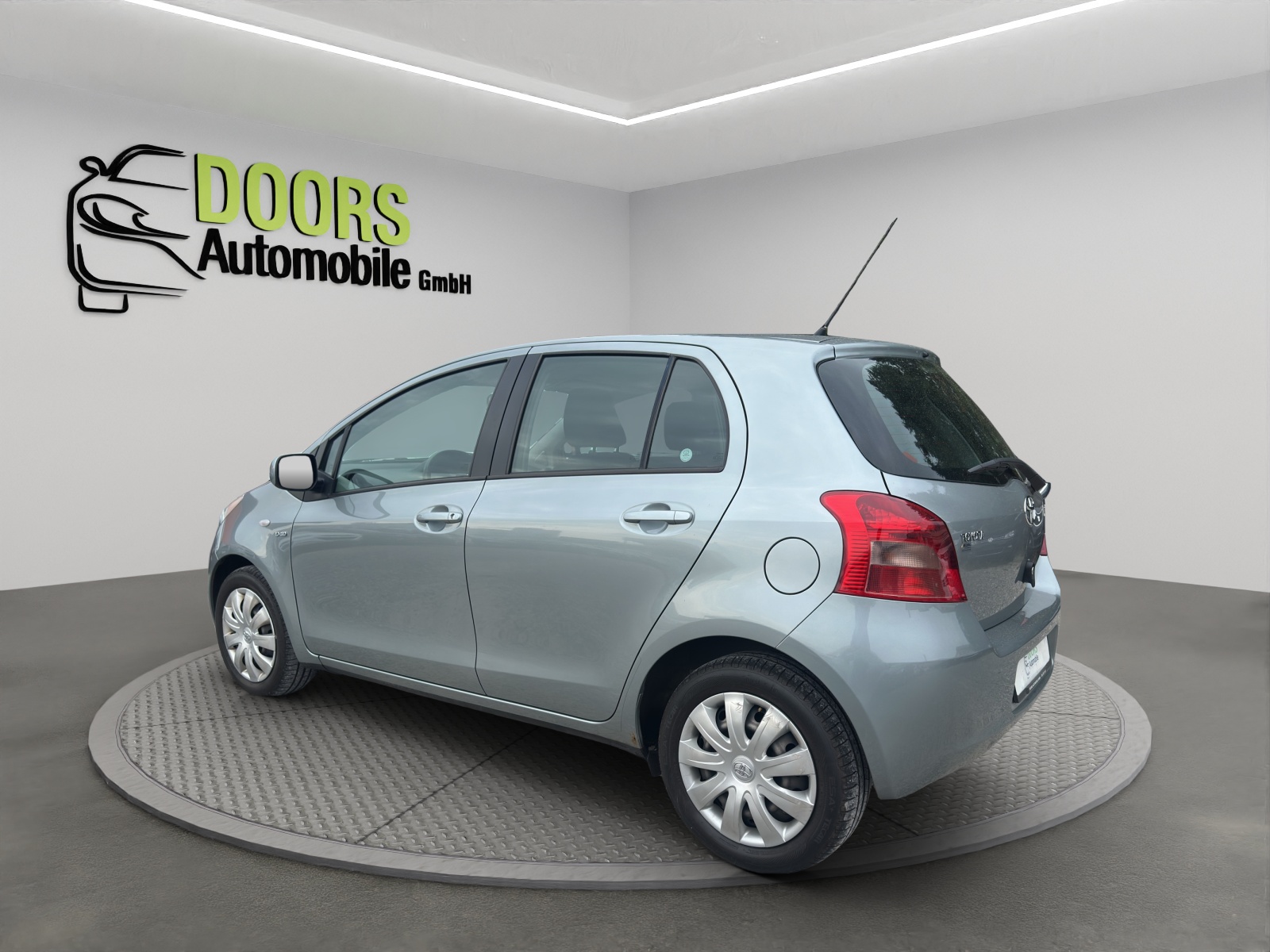 TOYOTA Yaris 1.4 D-4D Linea Sol-image-4