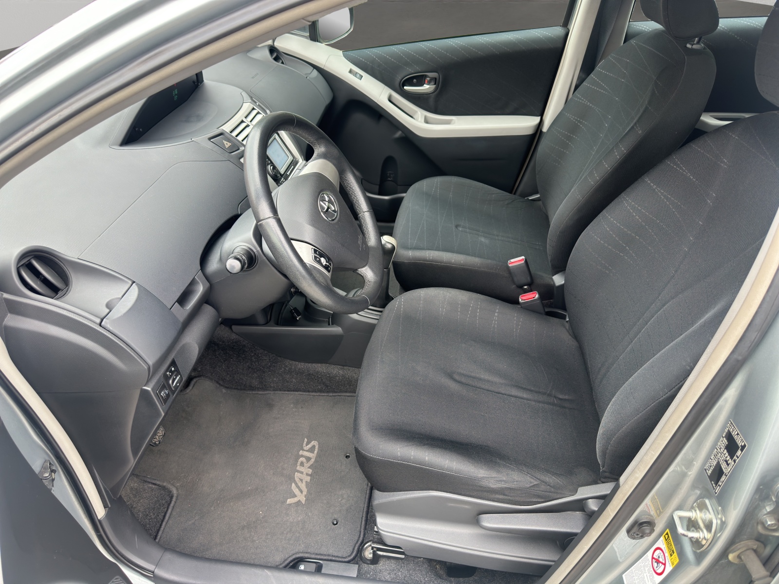 TOYOTA Yaris 1.4 D-4D Linea Sol-image-8