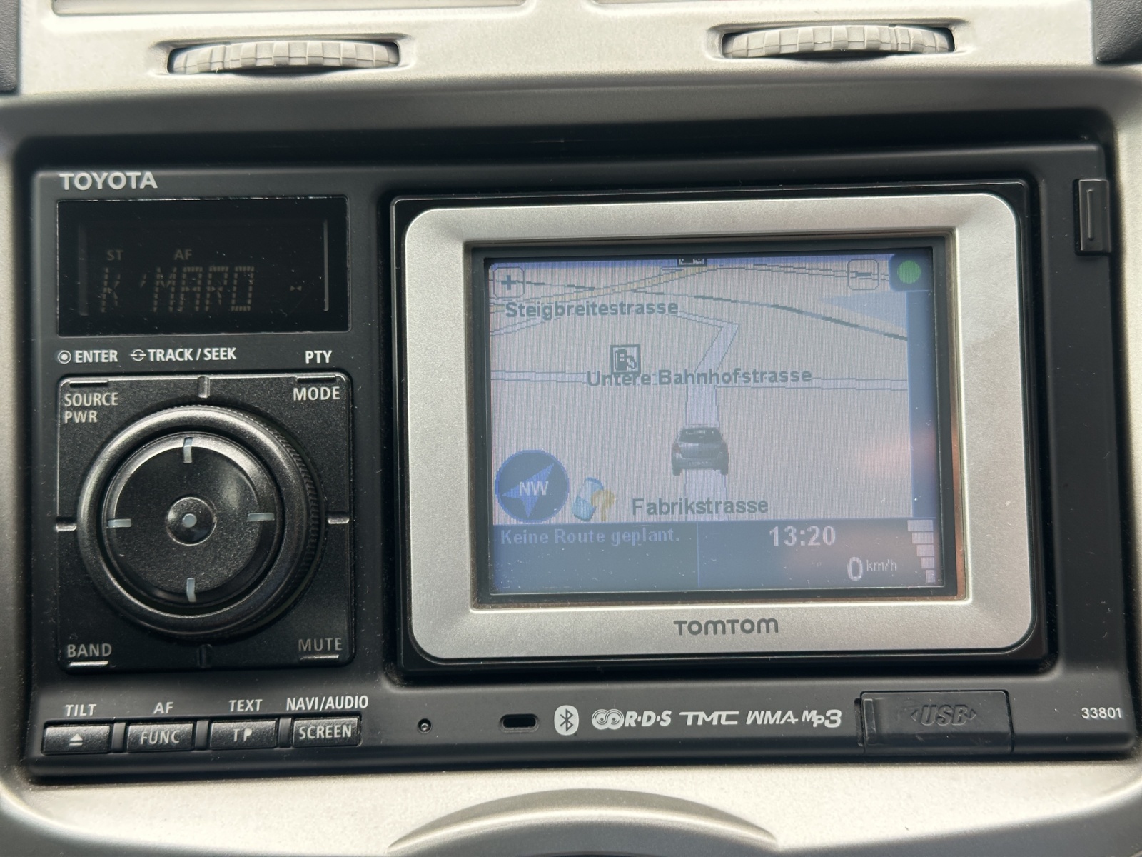 TOYOTA Yaris 1.4 D-4D Linea Sol-image-15