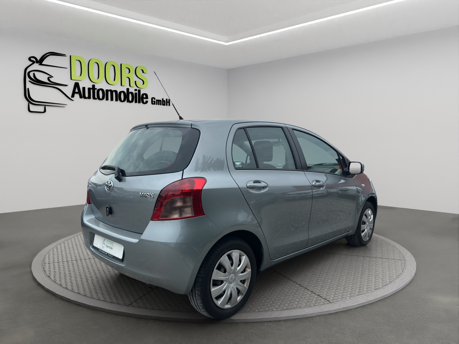 TOYOTA Yaris 1.4 D-4D Linea Sol-image-3