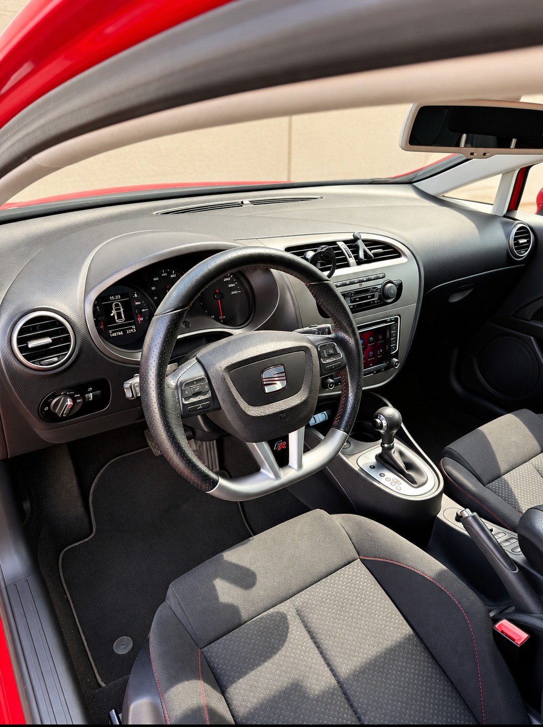 SEAT Leon 2.0 TSI FR DSG-image-8
