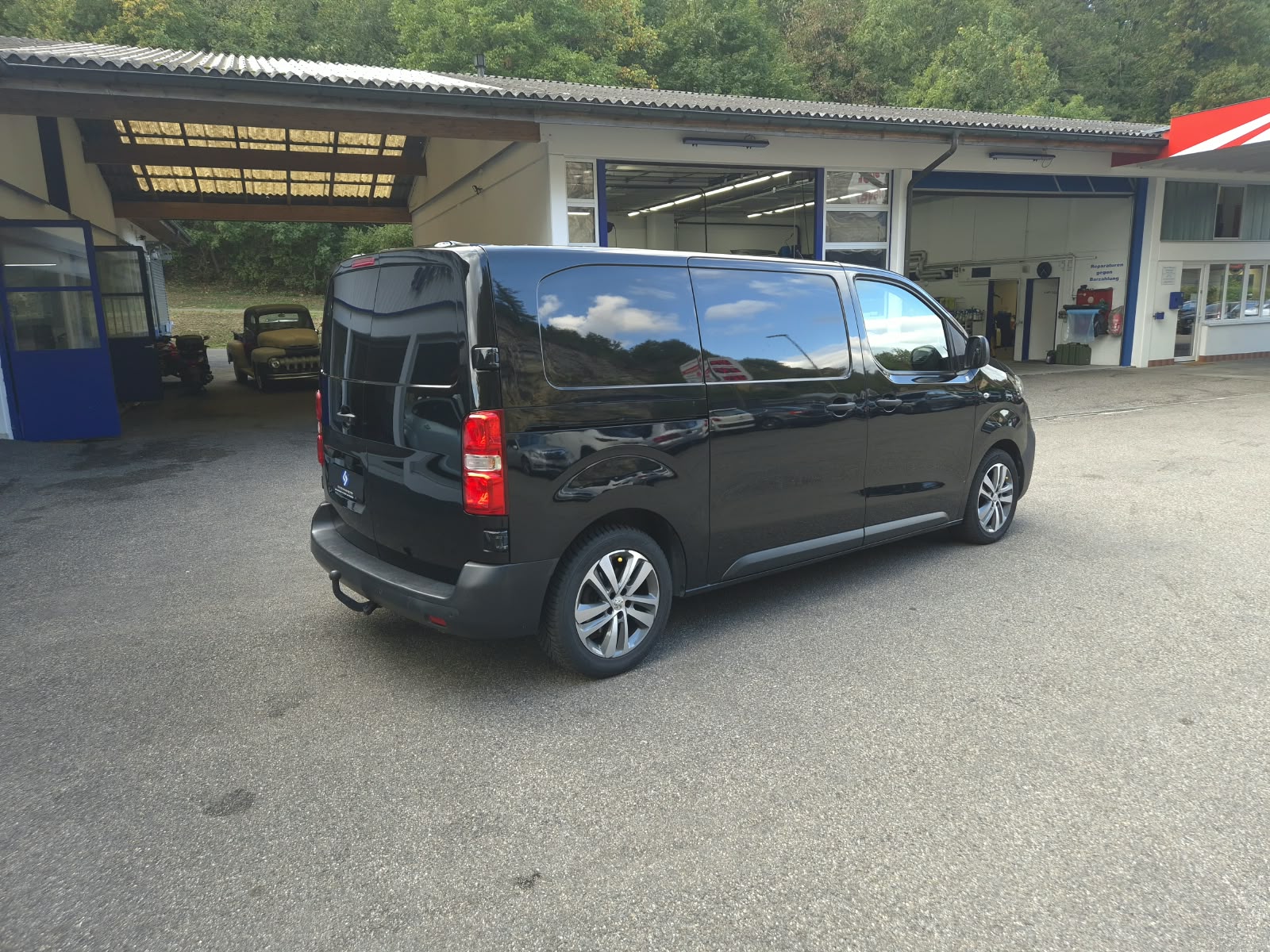 PEUGEOT Expert 2.0 BlueHDi 180 S&S Active Standard EAT6-image-12