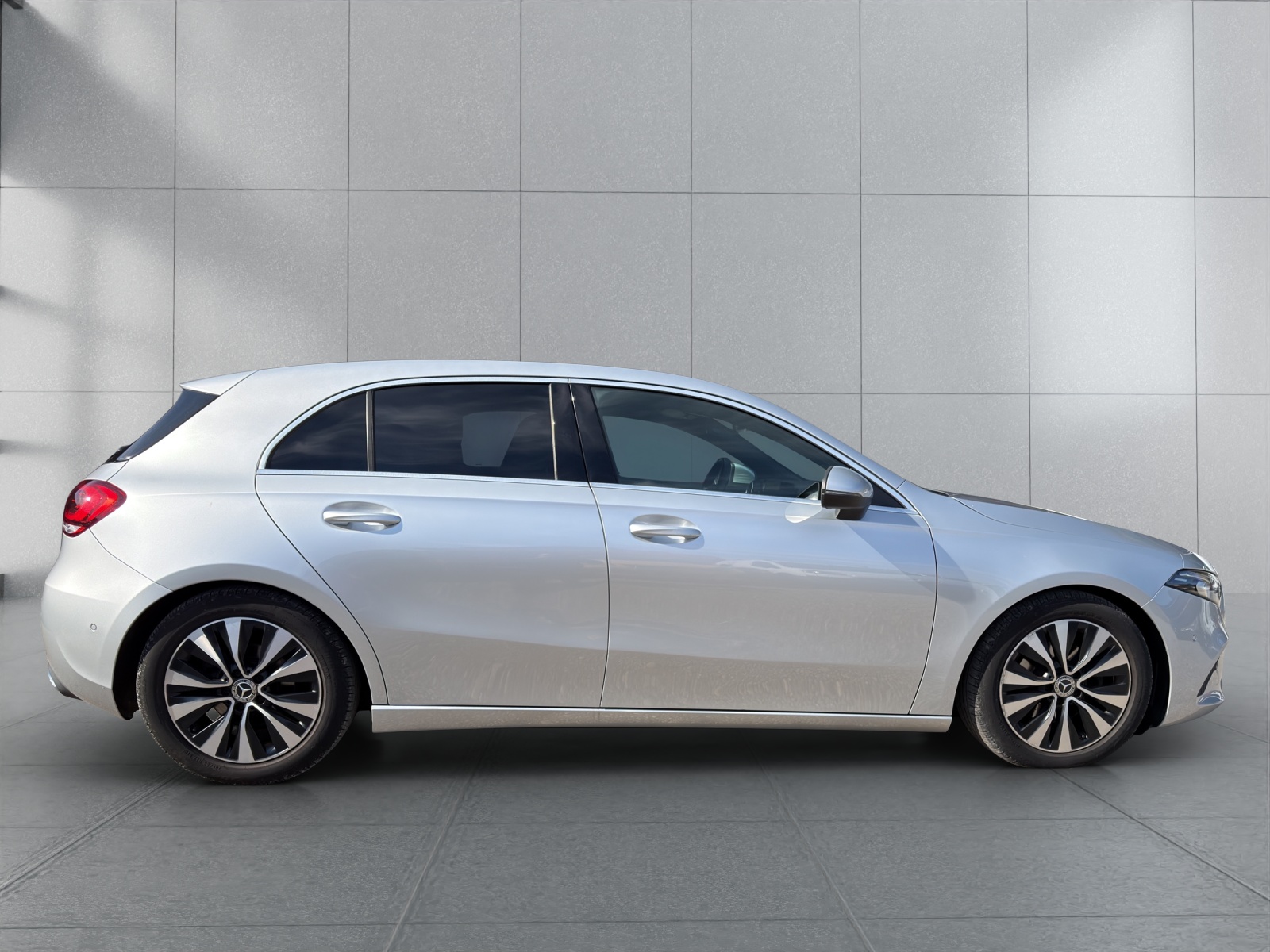 MERCEDES-BENZ A 180 Night Star-image-5