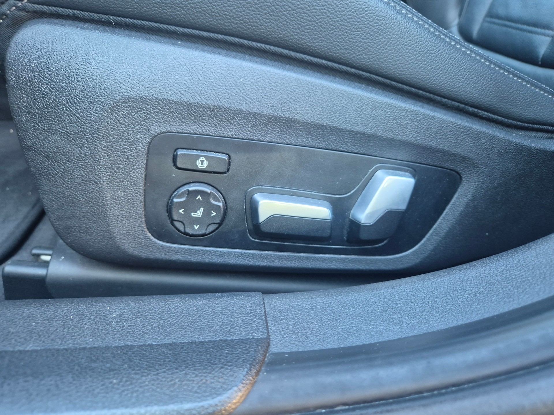 BMW M340i xDrive 48V Touring Steptronic-image-11