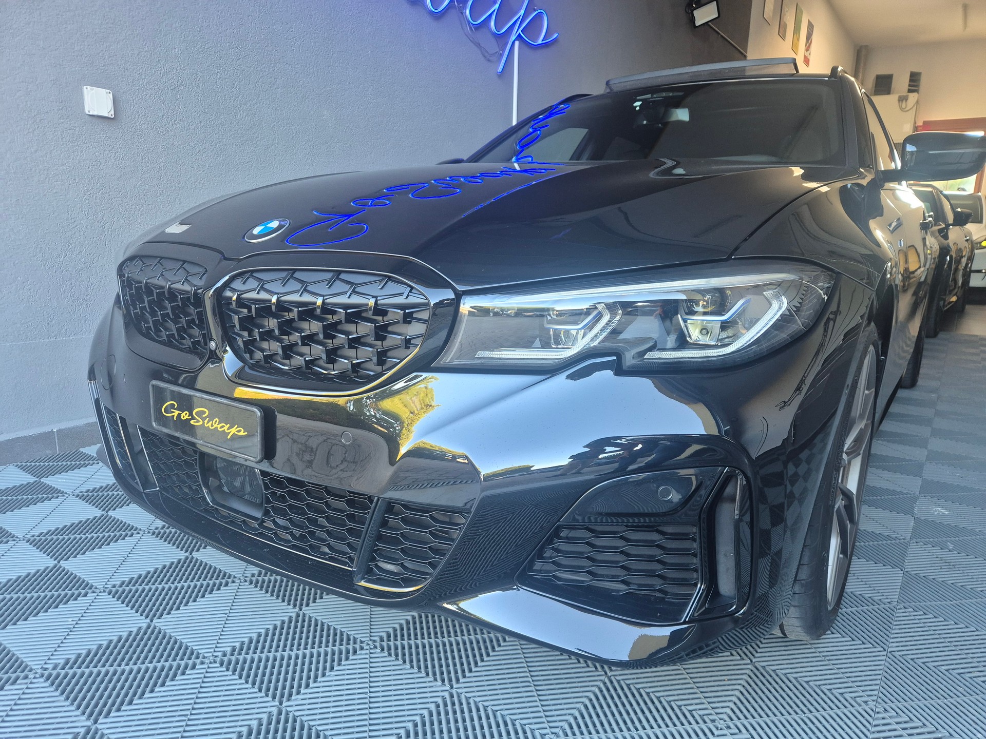 BMW M340i xDrive 48V Touring Steptronic-image-2