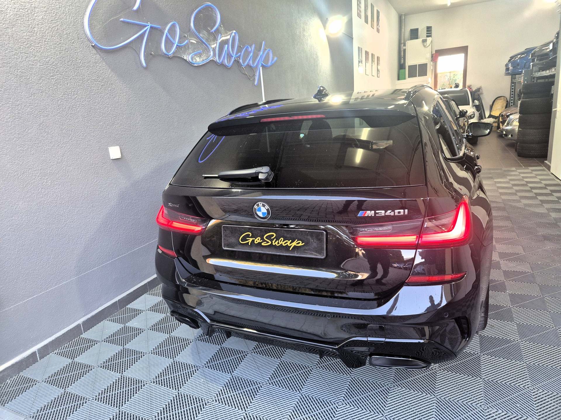 BMW M340i xDrive 48V Touring Steptronic-image-8