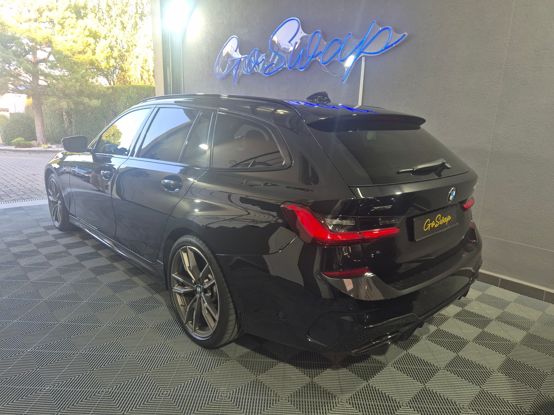 BMW M340i xDrive 48V Touring Steptronic-image-3