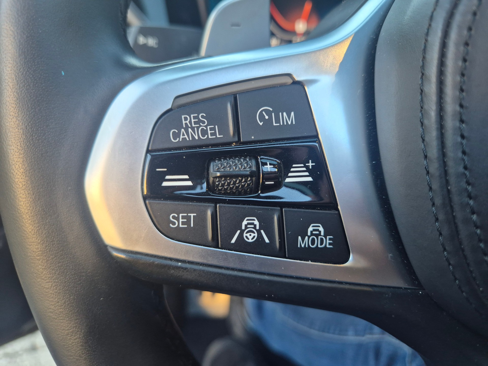 BMW M340i xDrive 48V Touring Steptronic-image-19