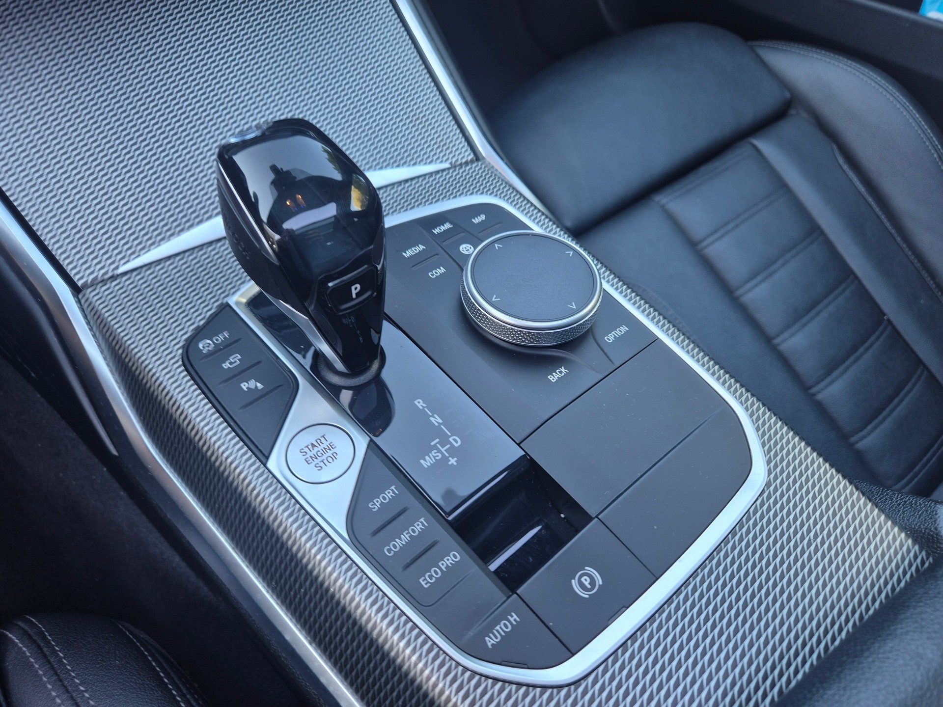 BMW M340i xDrive 48V Touring Steptronic-image-26