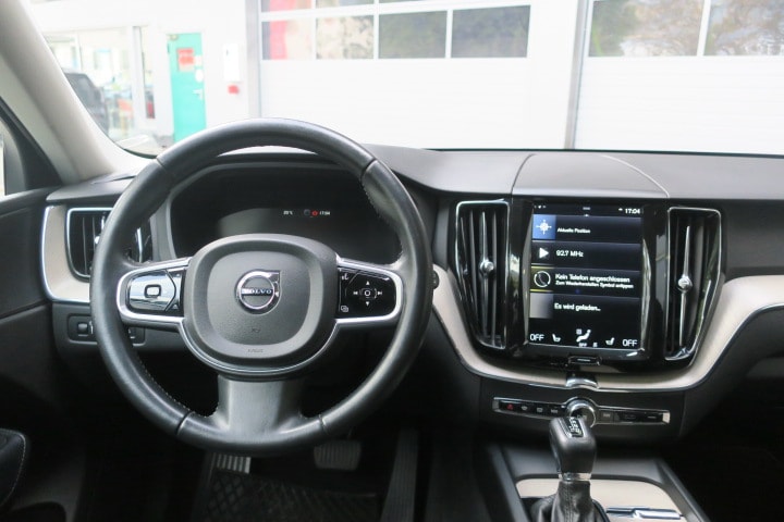 VOLVO XC60 D5 AWD Inscription Geartronic-image-8