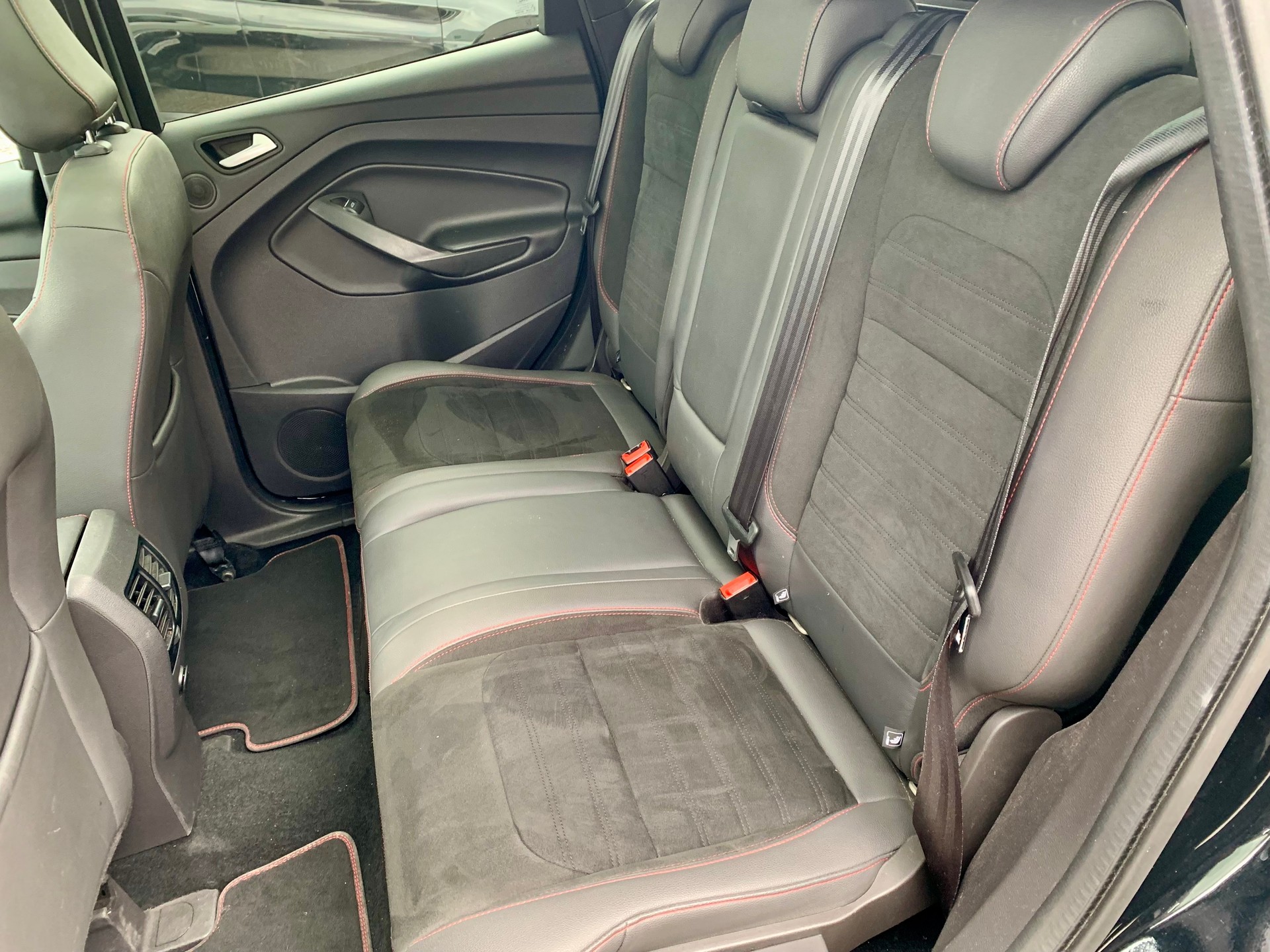 FORD Kuga 2.0 TDCi ST Line High 4WD PowerShift-image-8