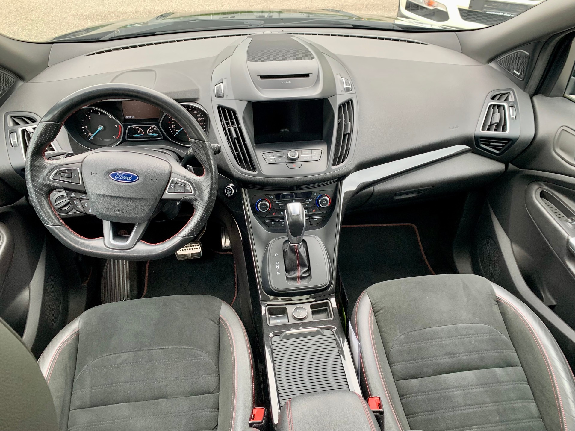 FORD Kuga 2.0 TDCi ST Line High 4WD PowerShift-image-6