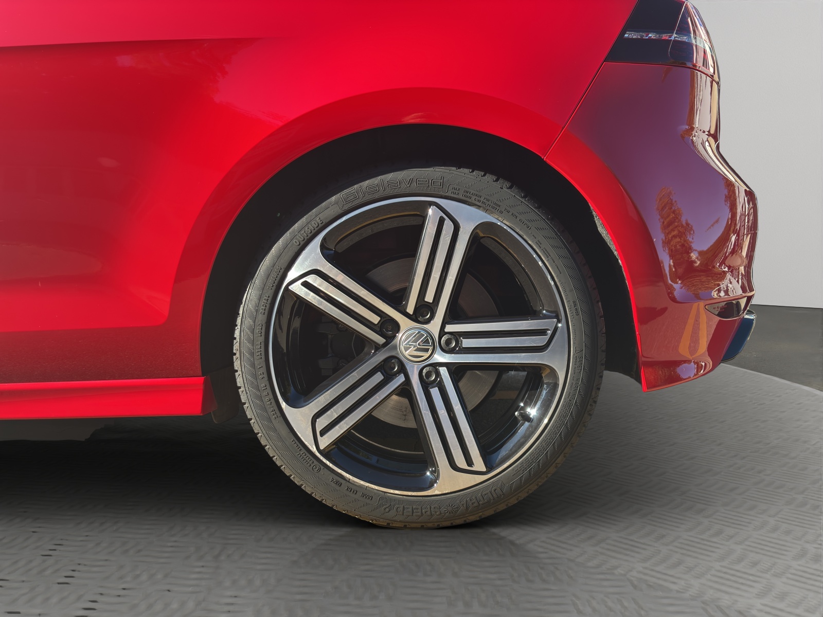 VW Golf 2.0 TSI R 4Motion DSG-image-15