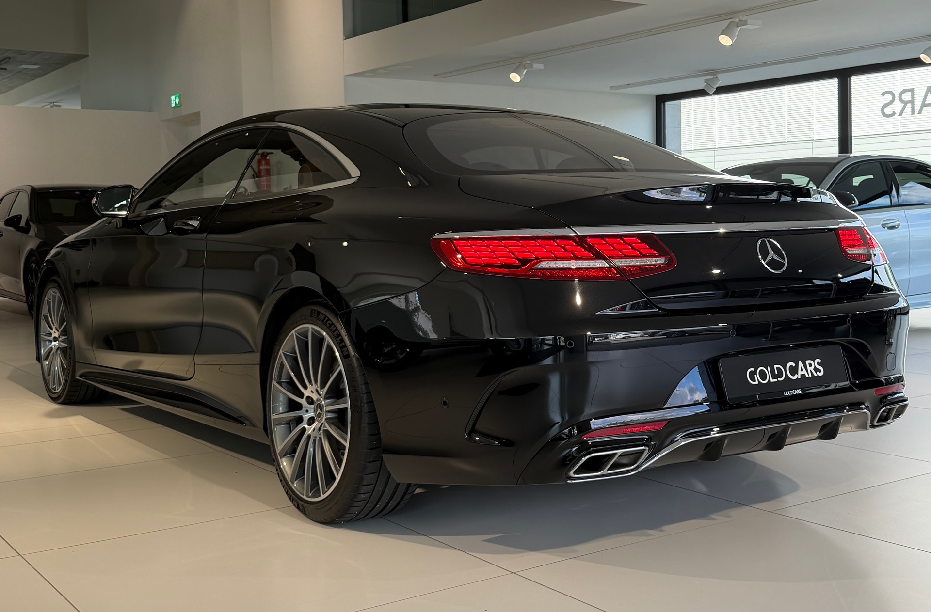 MERCEDES-BENZ S 560 Coupé 4Matic 9G-Tronic-image-4
