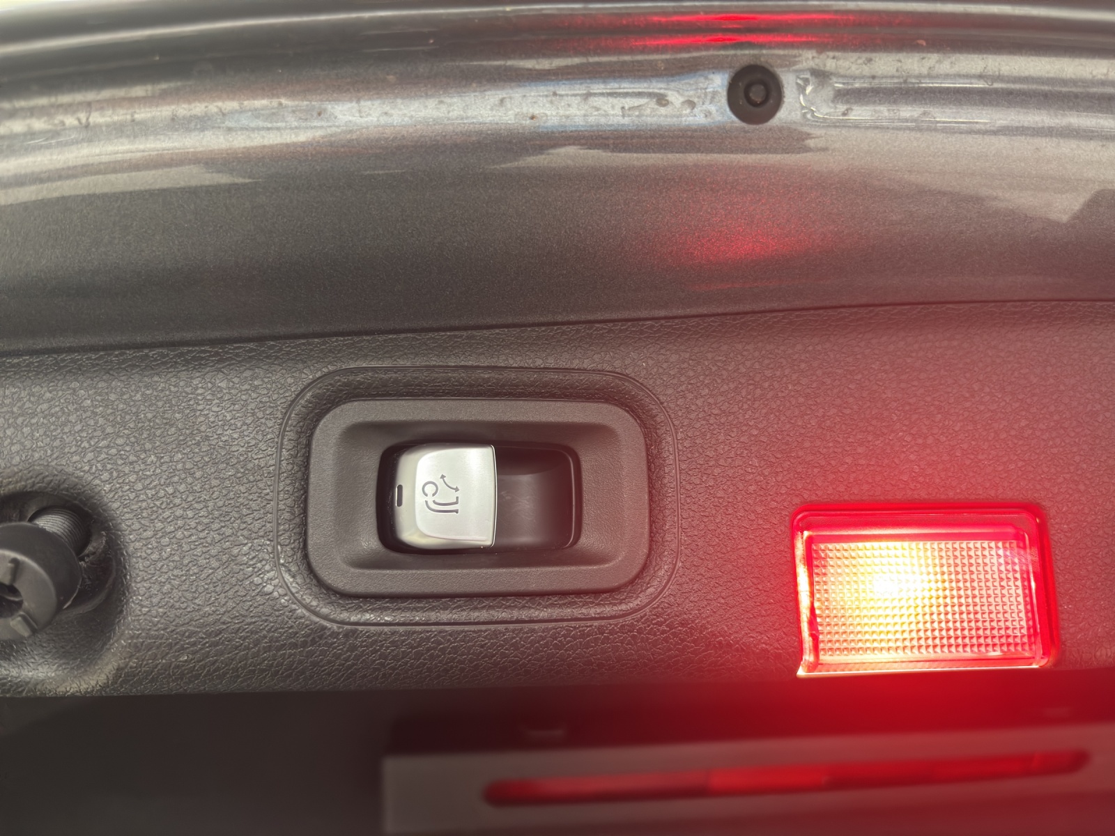 MERCEDES-BENZ E 200 4Matic 9G-Tronic-image-21