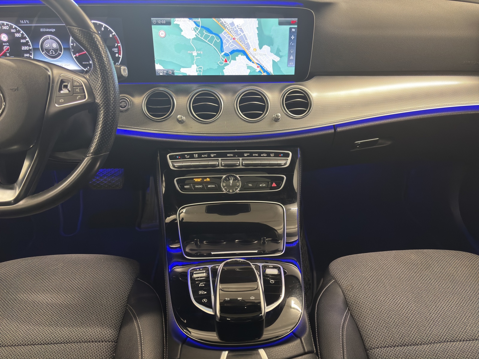 MERCEDES-BENZ E 200 4Matic 9G-Tronic-image-13