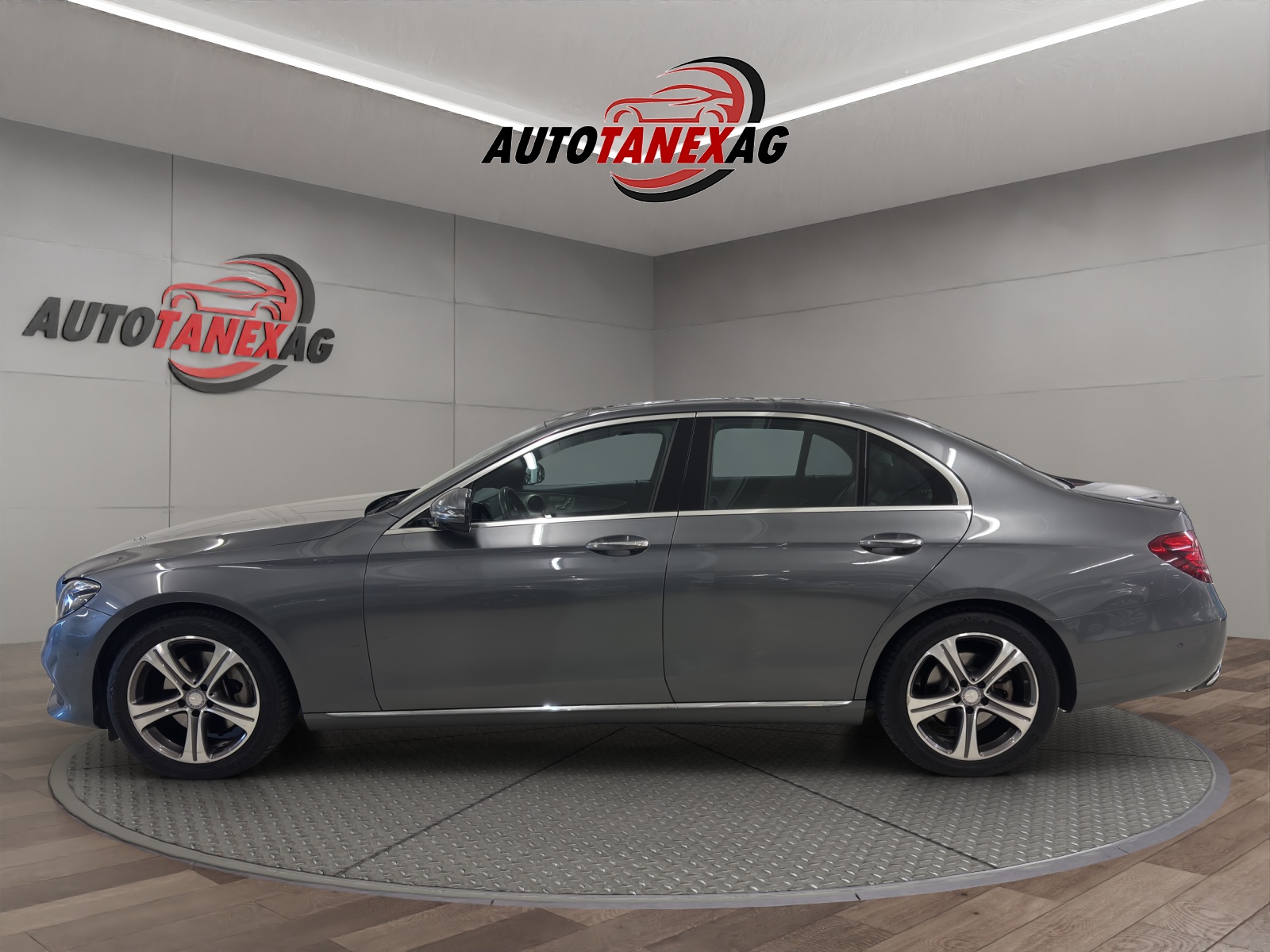 MERCEDES-BENZ E 200 4Matic 9G-Tronic-image-1