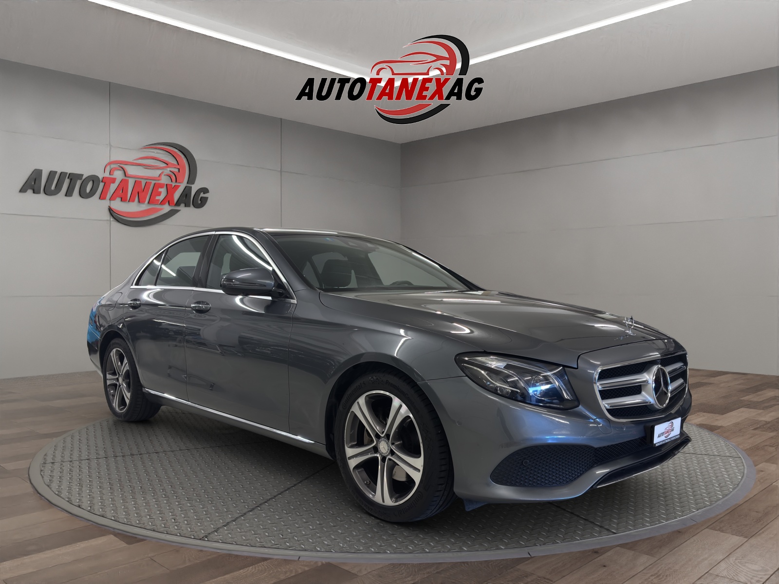 MERCEDES-BENZ E 200 4Matic 9G-Tronic-image-6