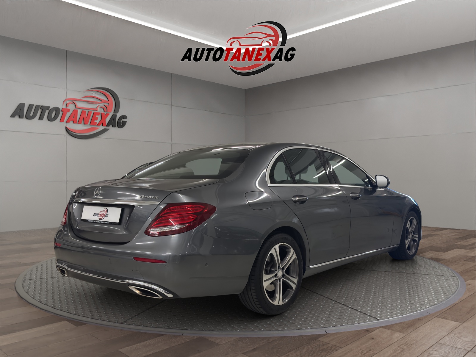 MERCEDES-BENZ E 200 4Matic 9G-Tronic-image-5