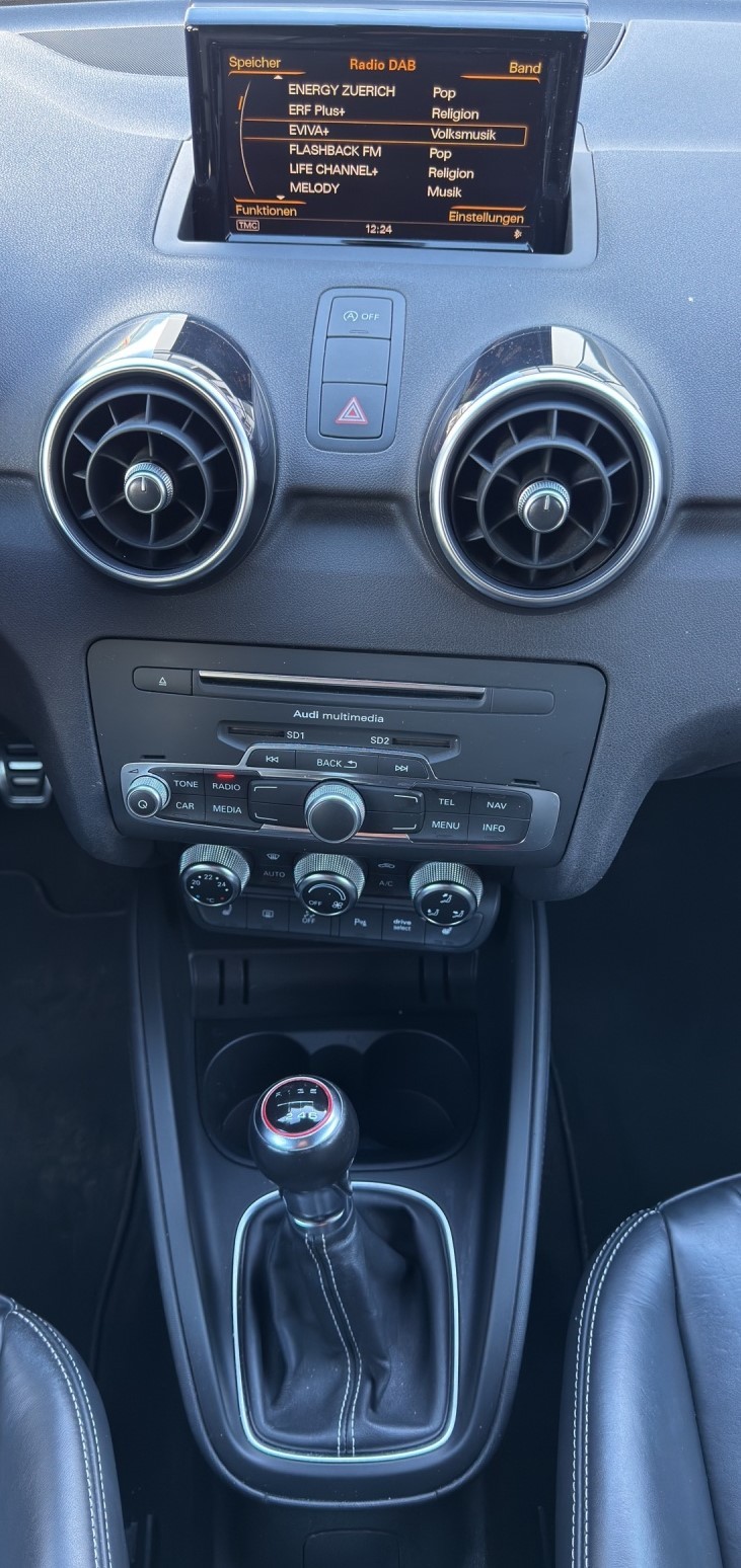 AUDI S1 Sportback 2.0 TFSI quattro-image-11