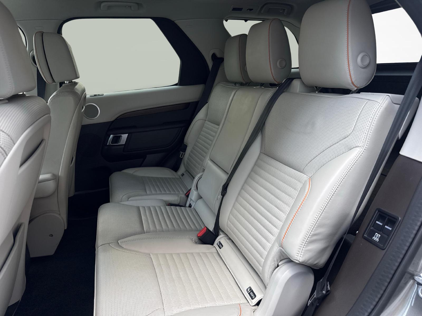 LAND ROVER Discovery 3.0 SDV6 HSE Luxury-image-10