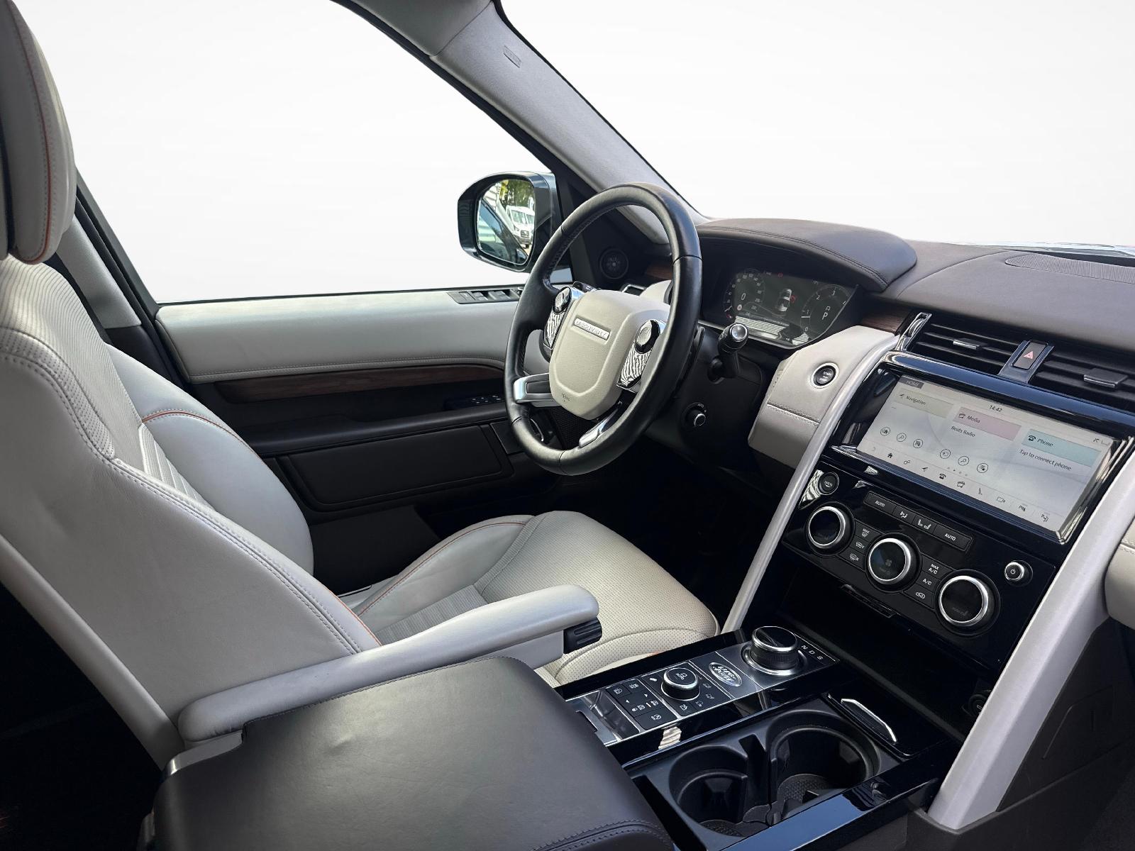 LAND ROVER Discovery 3.0 SDV6 HSE Luxury-image-9