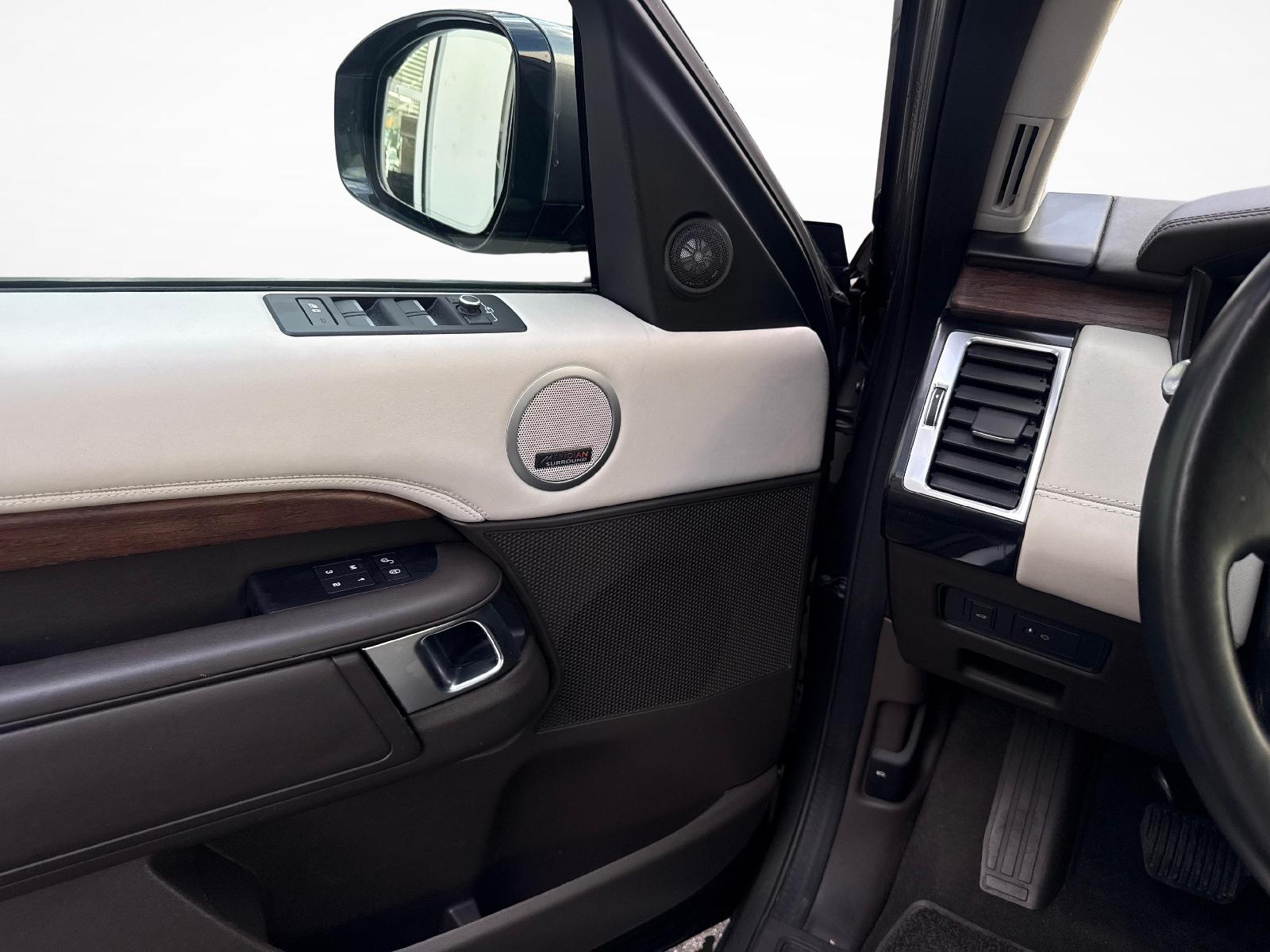LAND ROVER Discovery 3.0 SDV6 HSE Luxury-image-15