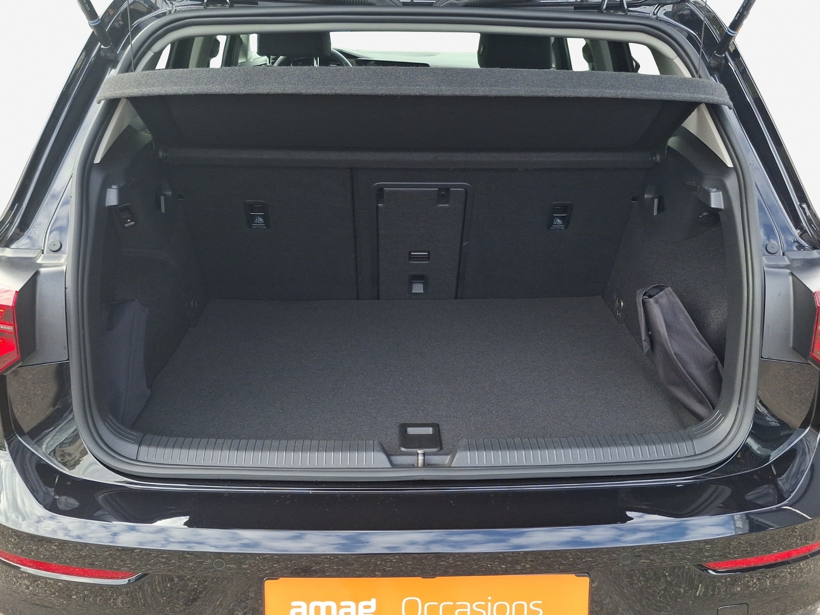 VW Golf 1.4 TSI PHEV Selection-image-12
