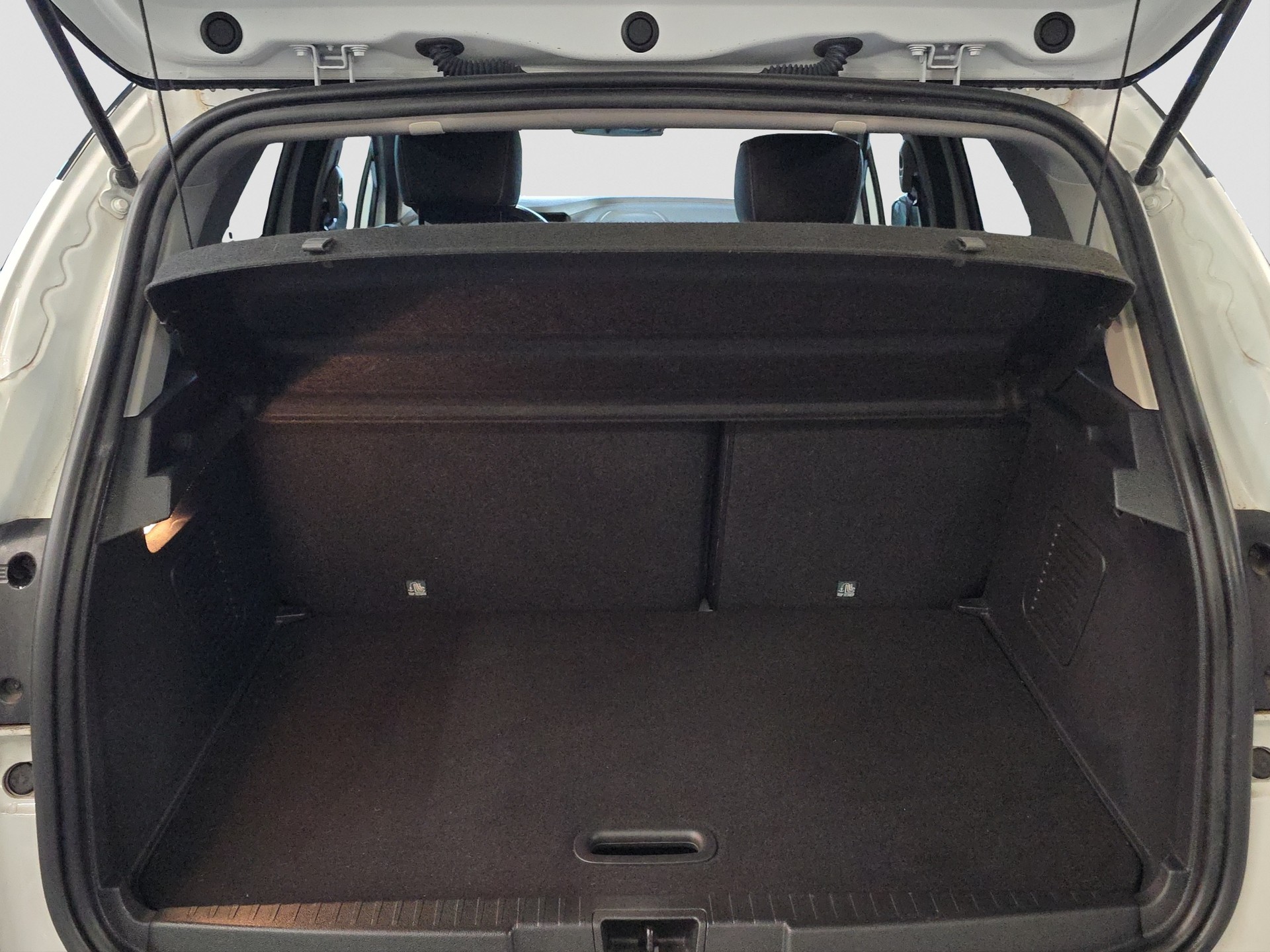 RENAULT Captur 1.2 T 16V 90th Anniversary EDC-image-9