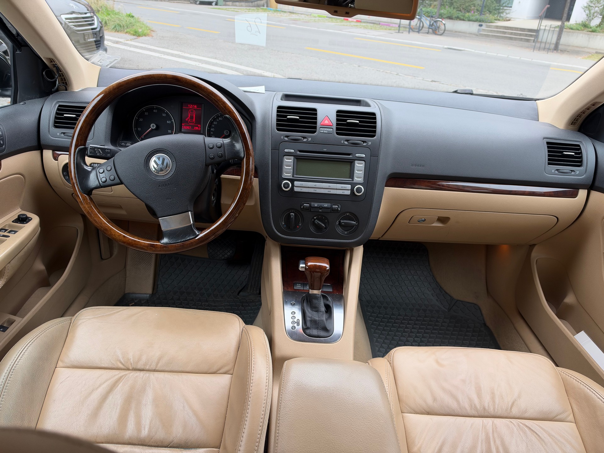 VW Jetta 2.0 FSI Sportline-image-7