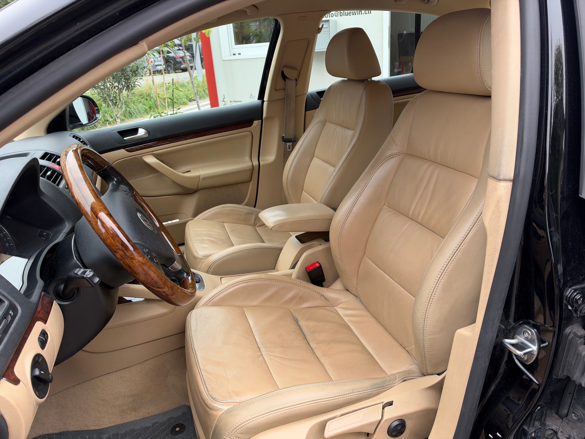 VW Jetta 2.0 FSI Sportline-image-9