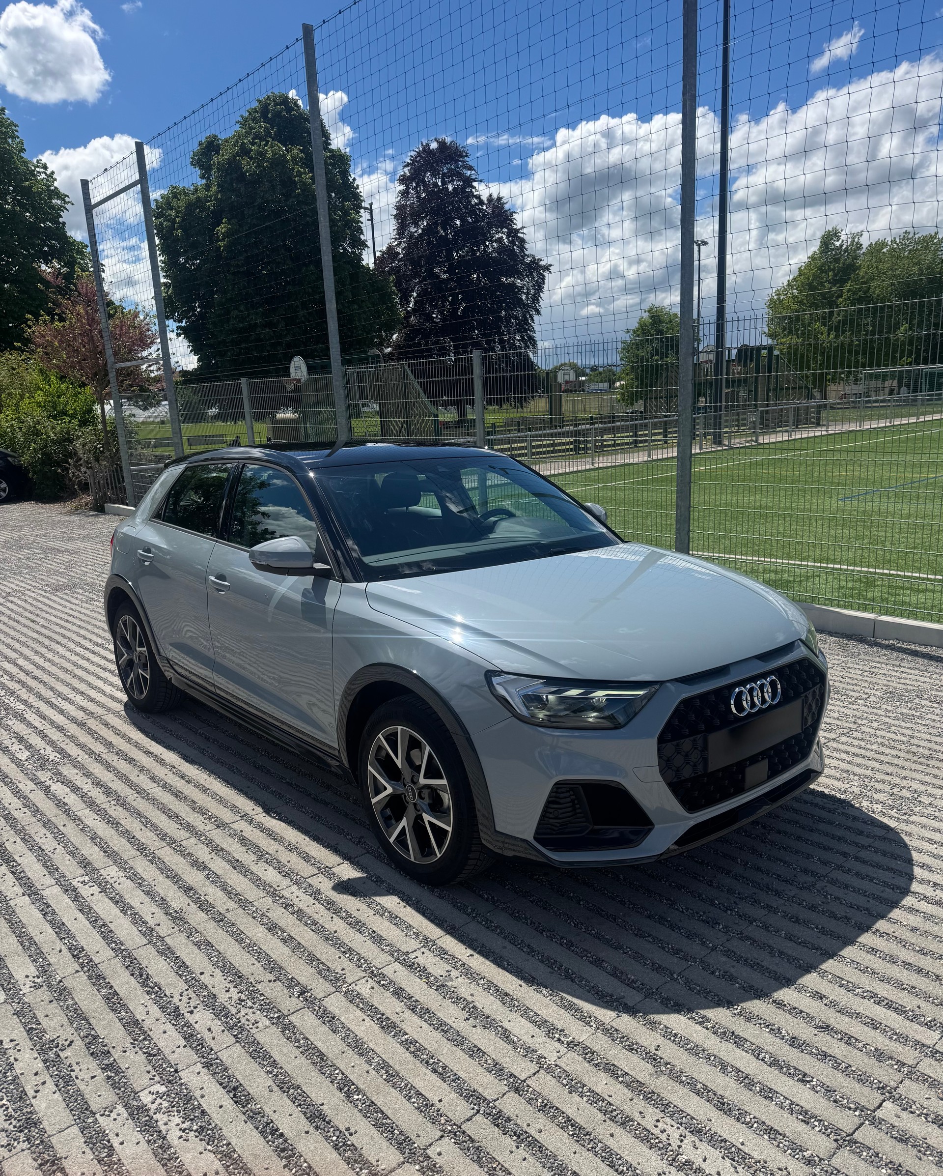 AUDI 1.0 30 TFSI Allstreet S-Tronic-image-1
