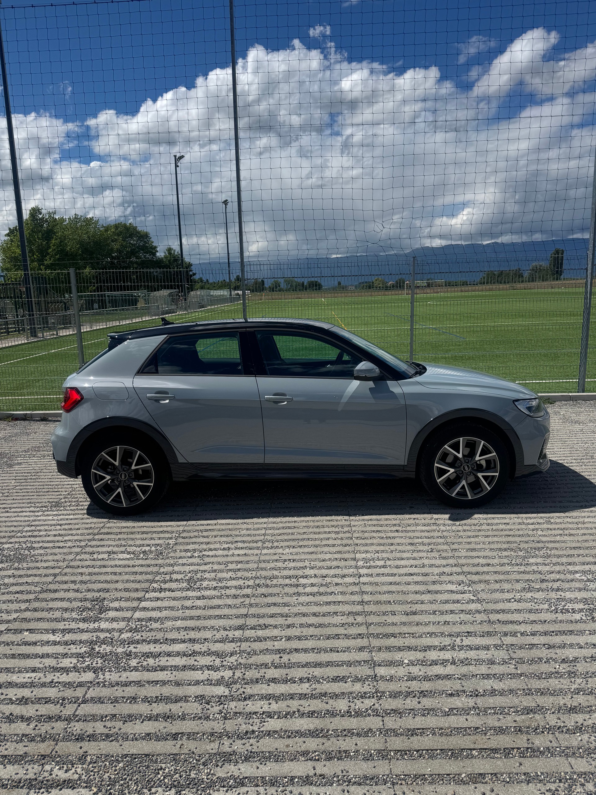 AUDI 1.0 30 TFSI Allstreet S-Tronic-image-2