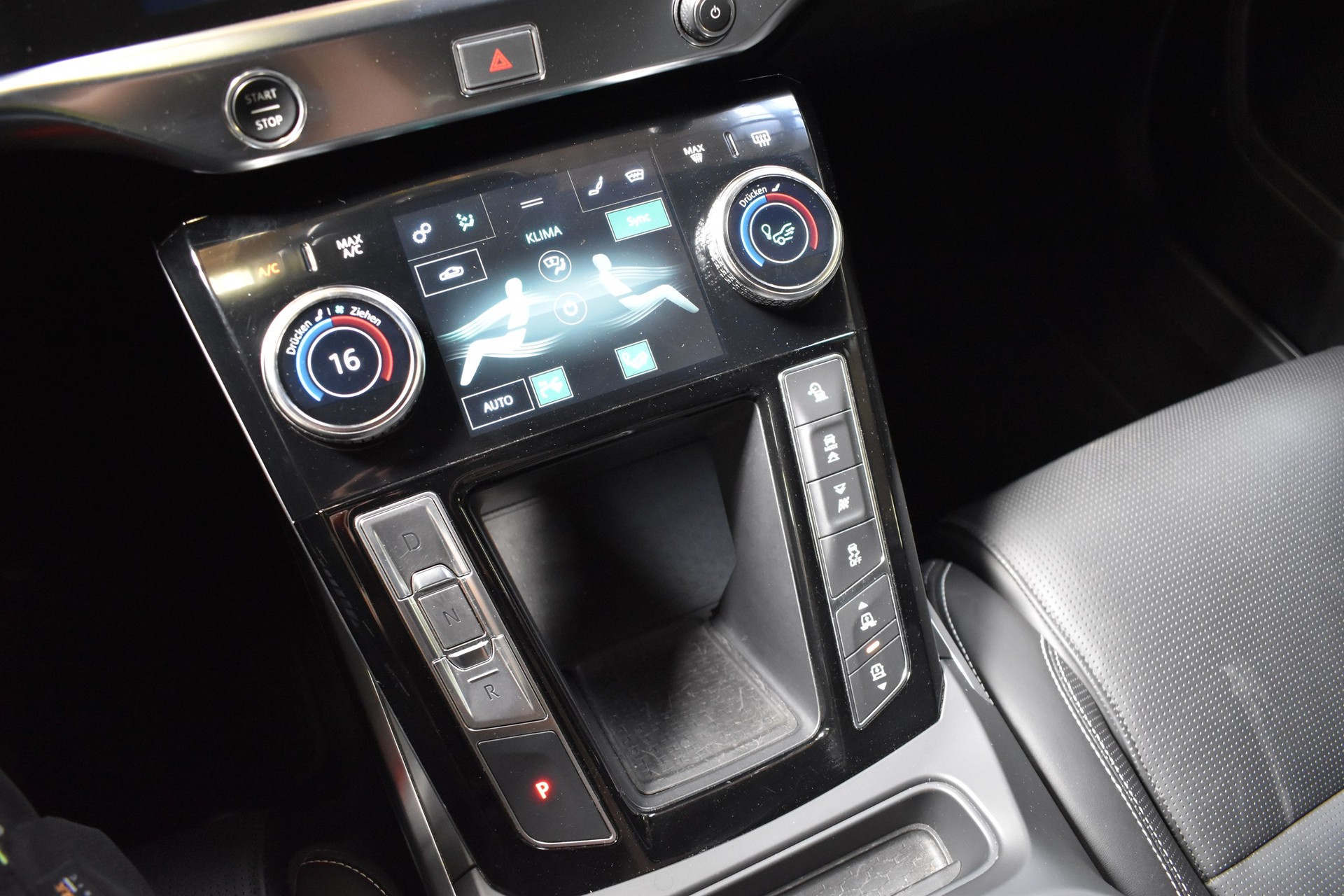 JAGUAR I-Pace EV400 SE AWD-image-18