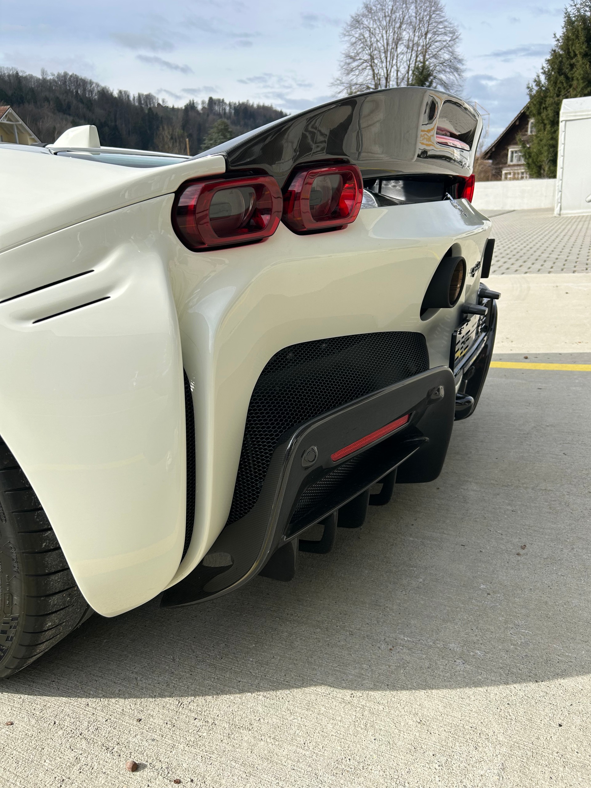 FERRARI SF90 Spider-image-6